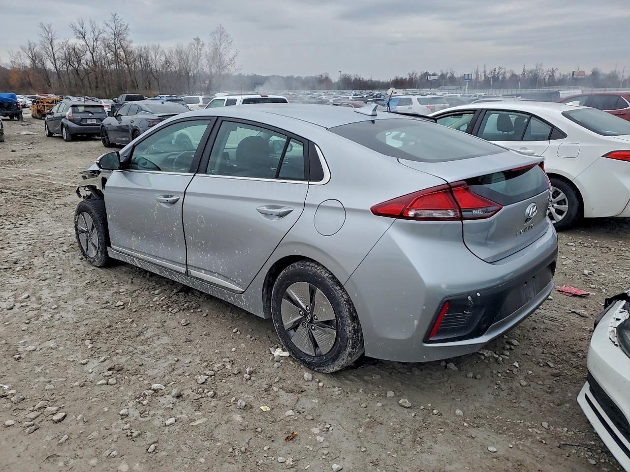 Hyundai Ioniq Se Image 5