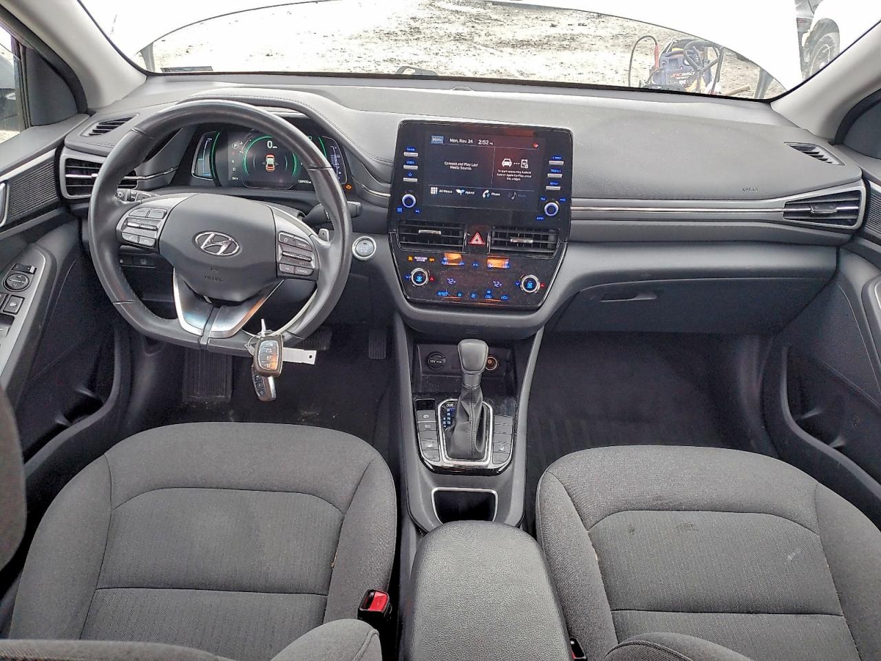 Hyundai Ioniq Se Image 10