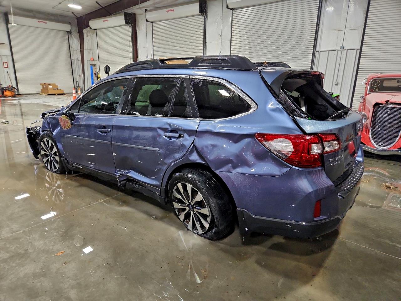 Subaru Outback 2.5i Limited Image 3