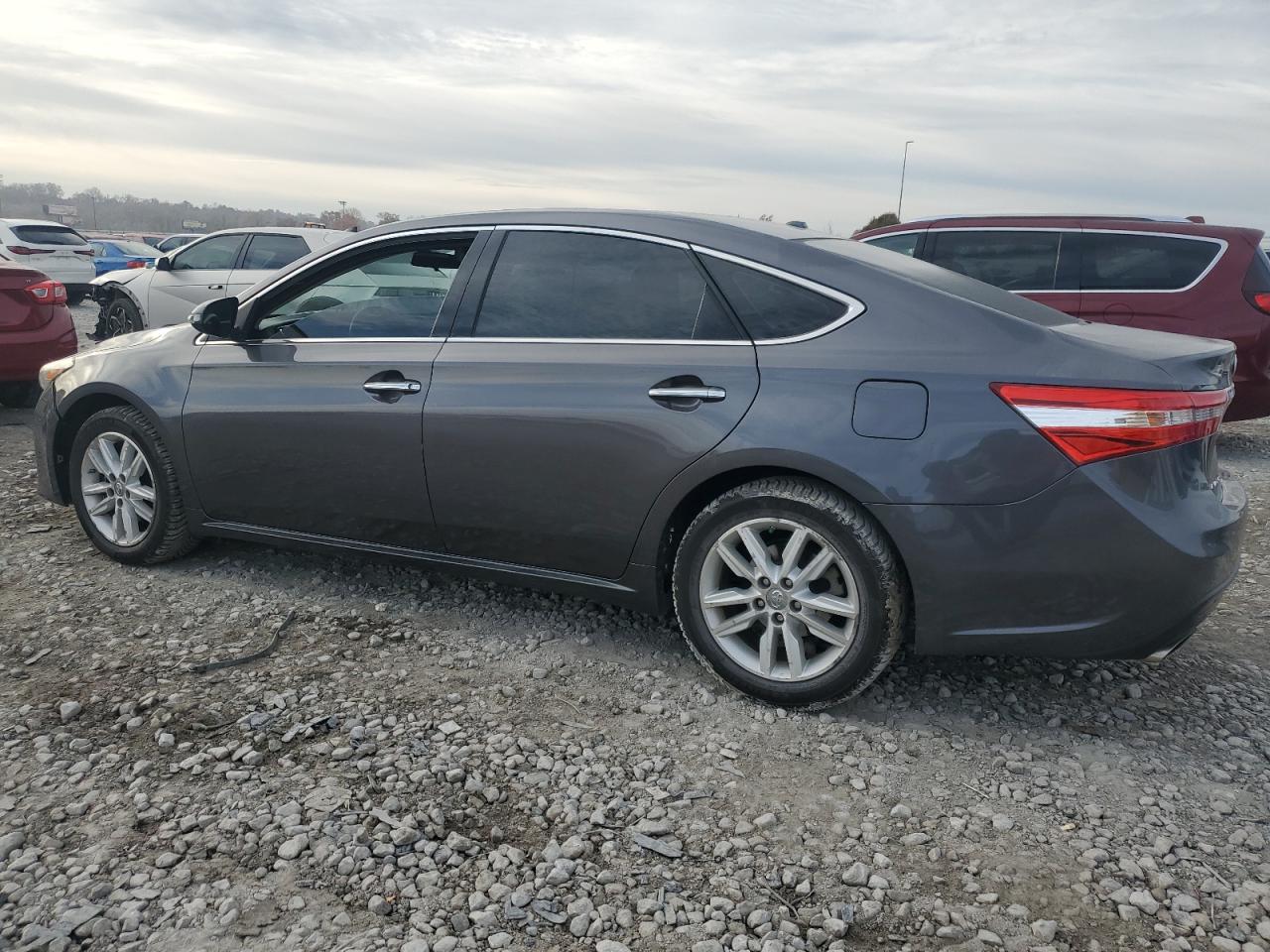 Toyota Avalon Xle Image 4