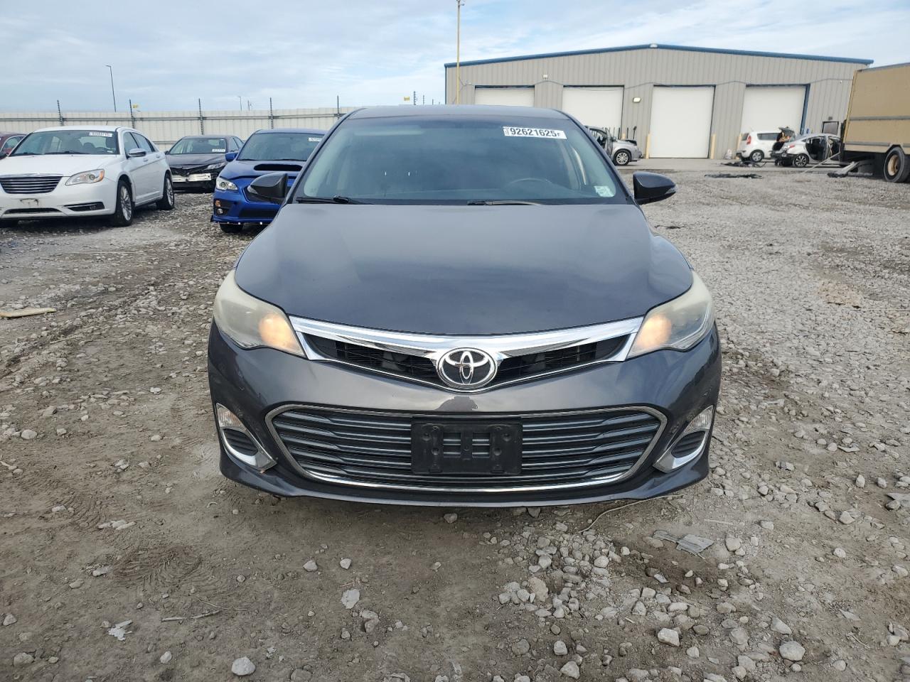 Toyota Avalon Xle Image 8