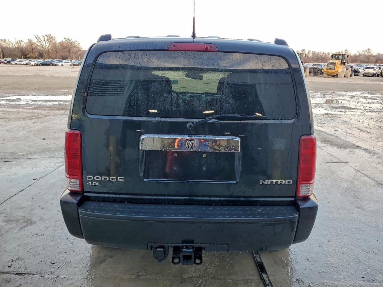 Dodge Nitro Shock Image 6