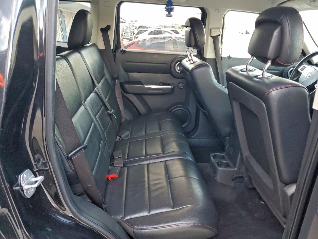 Dodge Nitro Shock Image 7