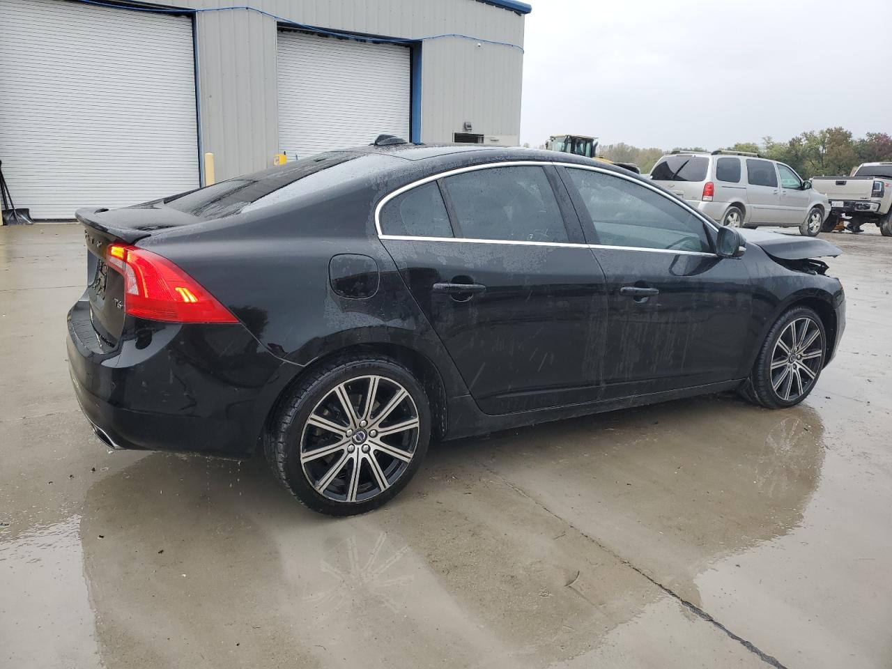 Volvo S60 Premier Image 3