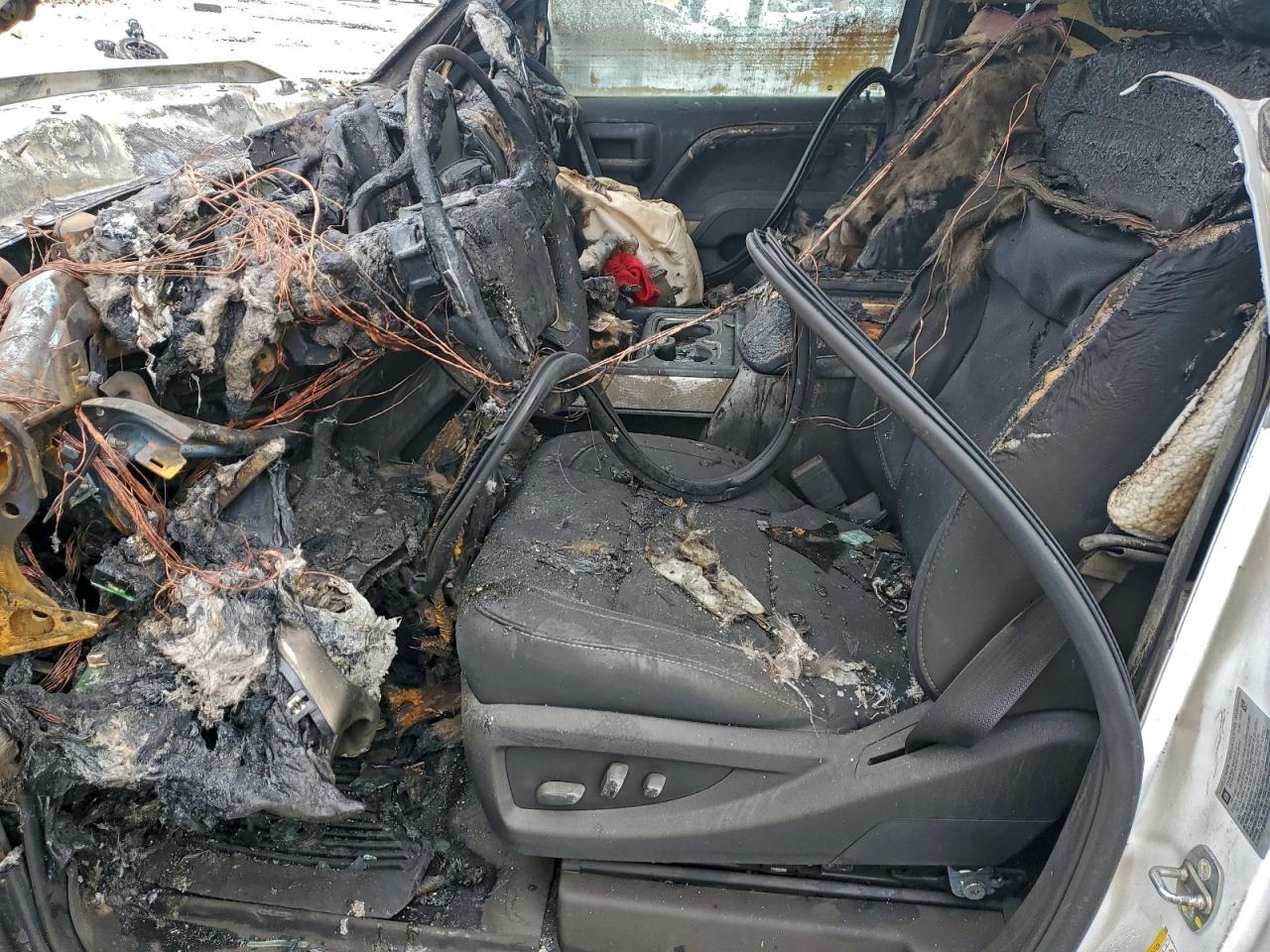 Chevrolet Silverado K3500 Ltz Image 11