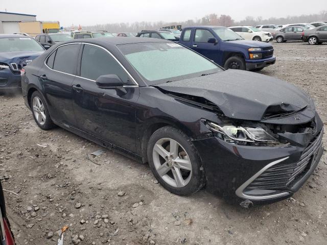 Toyota Camry Le Image 7