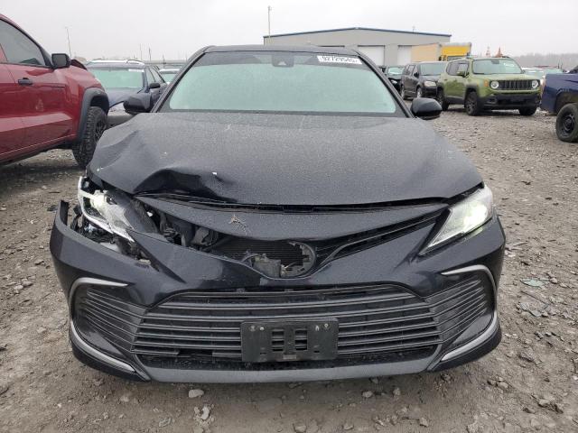 Toyota Camry Le Image 12