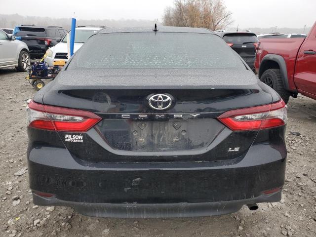 Toyota Camry Le Image 4