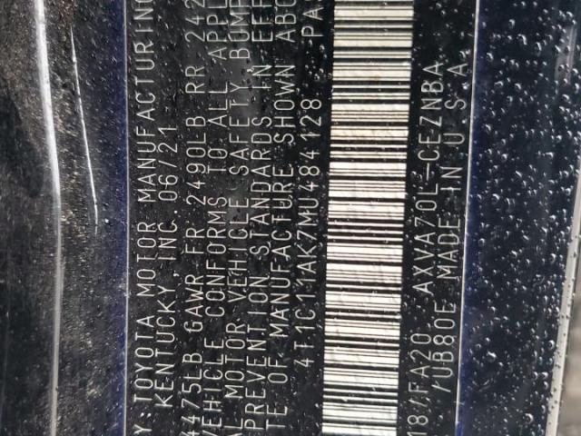 Toyota Camry Le Image 10