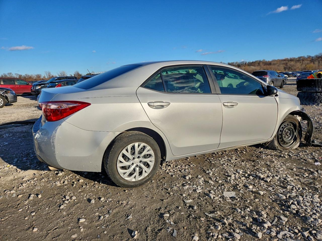 Toyota Corolla L Image 7