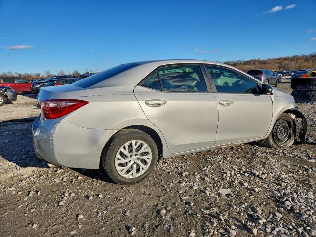 Toyota Corolla L Image 7