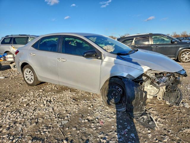 Toyota Corolla L Image 3