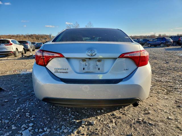 Toyota Corolla L Image 8