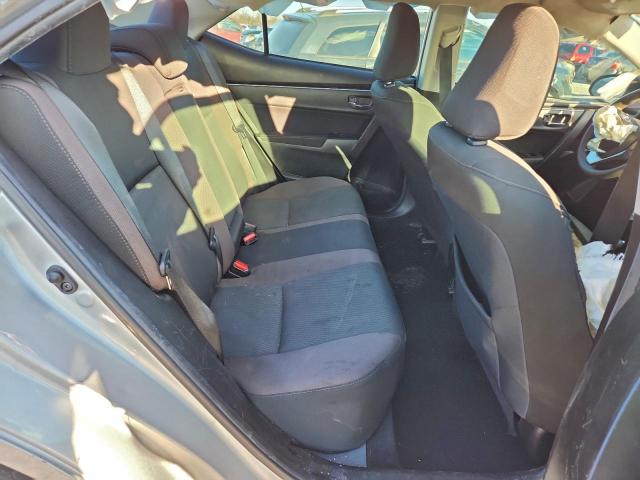 Toyota Corolla L Image 10