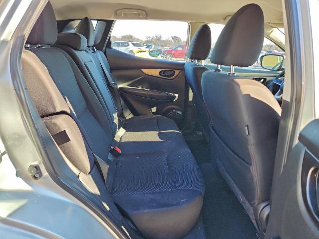 Nissan Rogue S Image 3