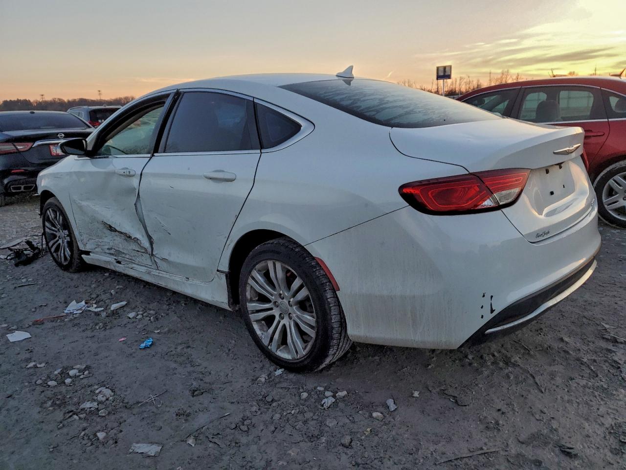 Chrysler 200 Limited Image 3