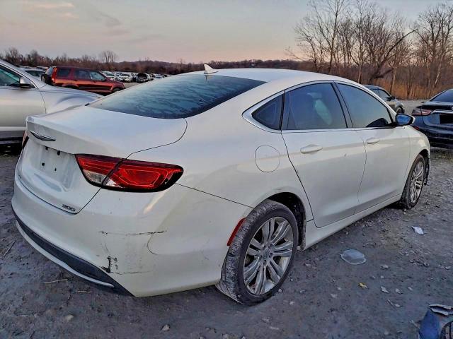 Chrysler 200 Limited Image 2