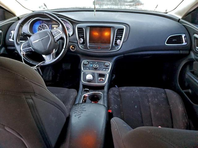 Chrysler 200 Limited Image 4