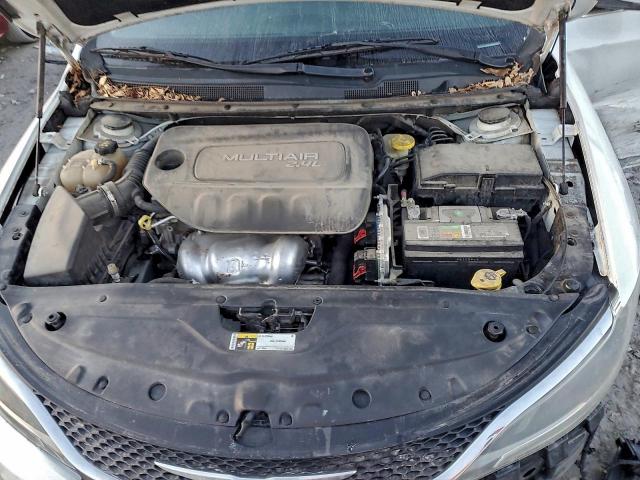 Chrysler 200 Limited Image 10