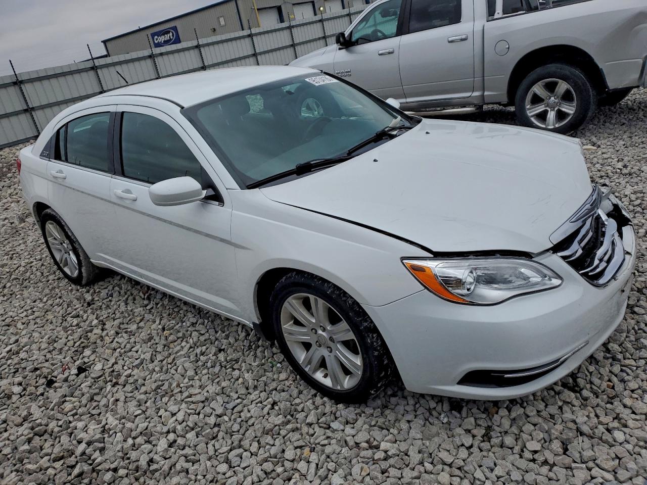 Chrysler 200 Touring Image 9