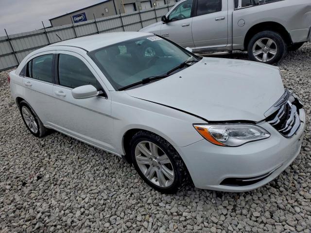 Chrysler 200 Touring Image 9