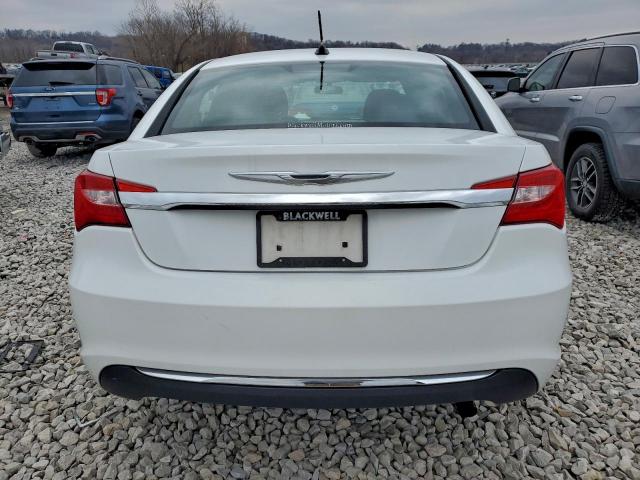Chrysler 200 Touring Image 2