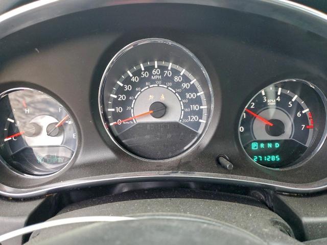 Chrysler 200 Touring Image 12