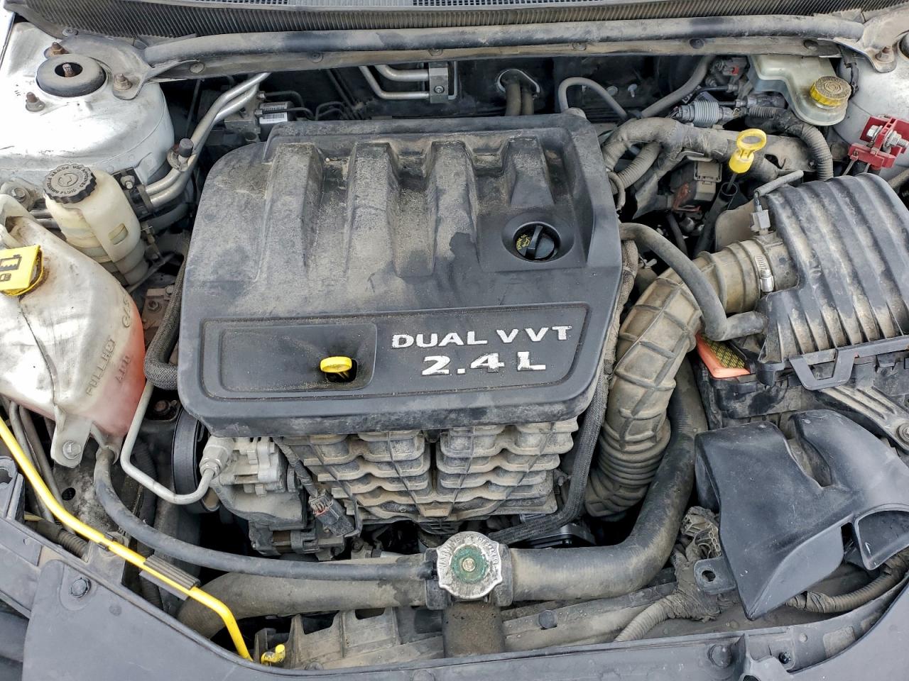 Chrysler 200 Touring Image 10