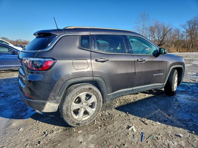 Jeep Compass Latitude Image 4