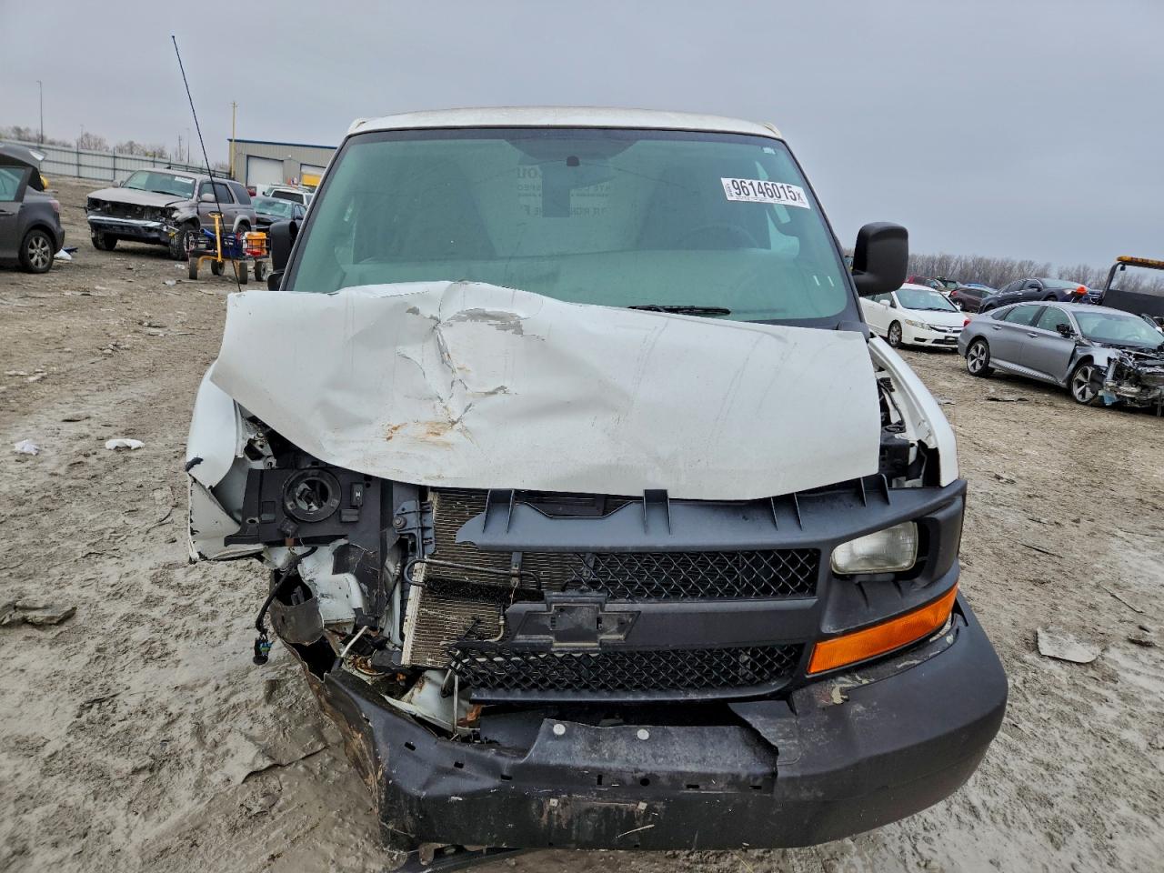 Chevrolet Express Image 13