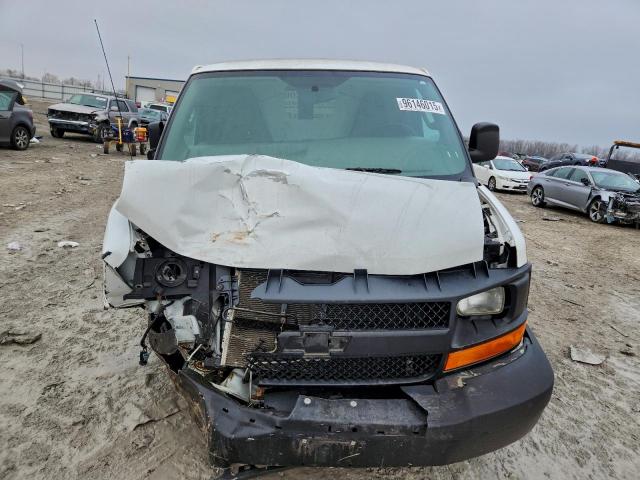 Chevrolet Express Image 13