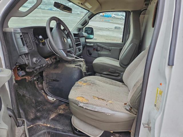 Chevrolet Express Image 4
