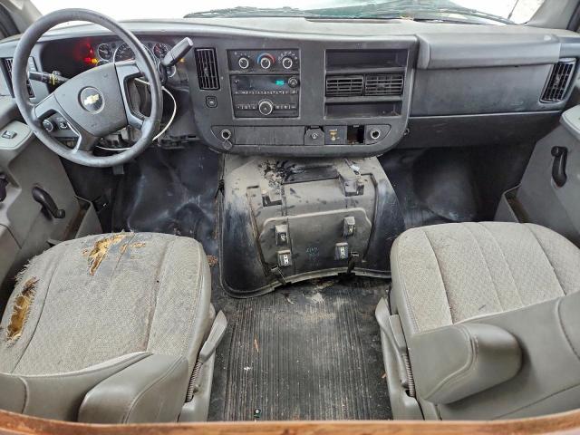 Chevrolet Express Image 10