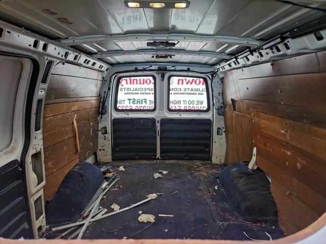 Chevrolet Express Image 7