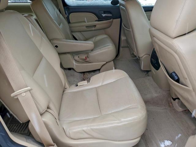 GMC Yukon Denali Image 8