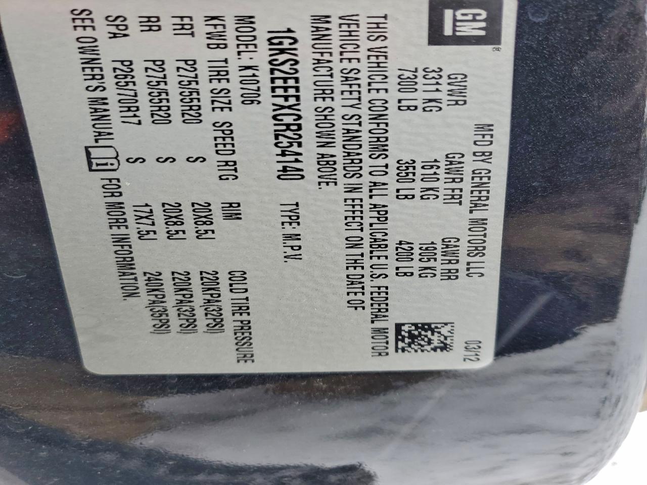 GMC Yukon Denali Image 11