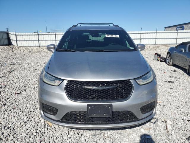 Chrysler Pacifica Touring L Image 3