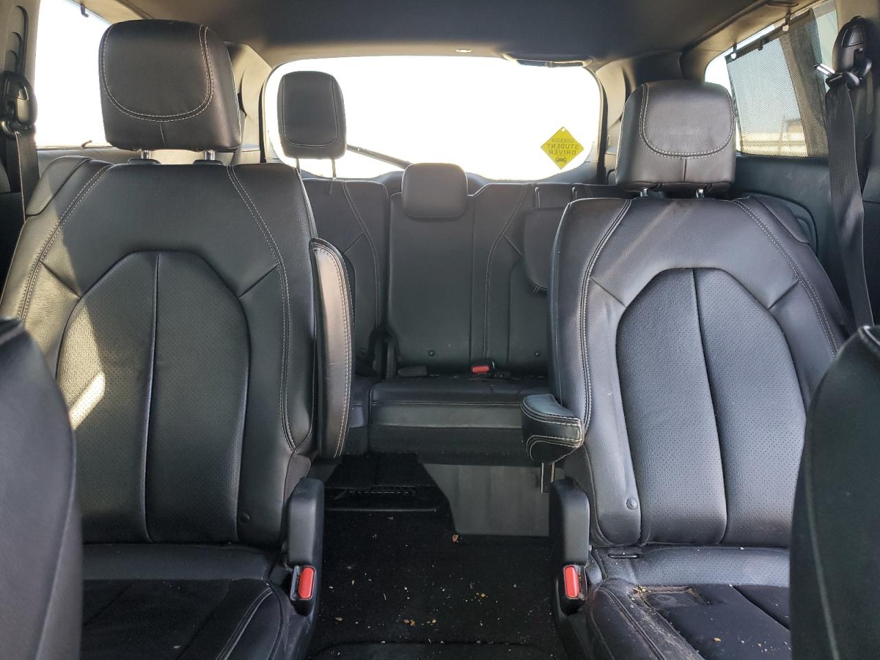 Chrysler Pacifica Touring L Image 13