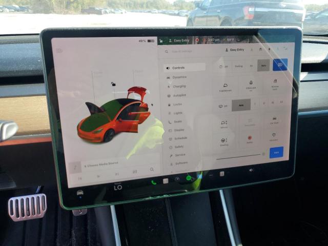 Tesla Model 3 Image 10