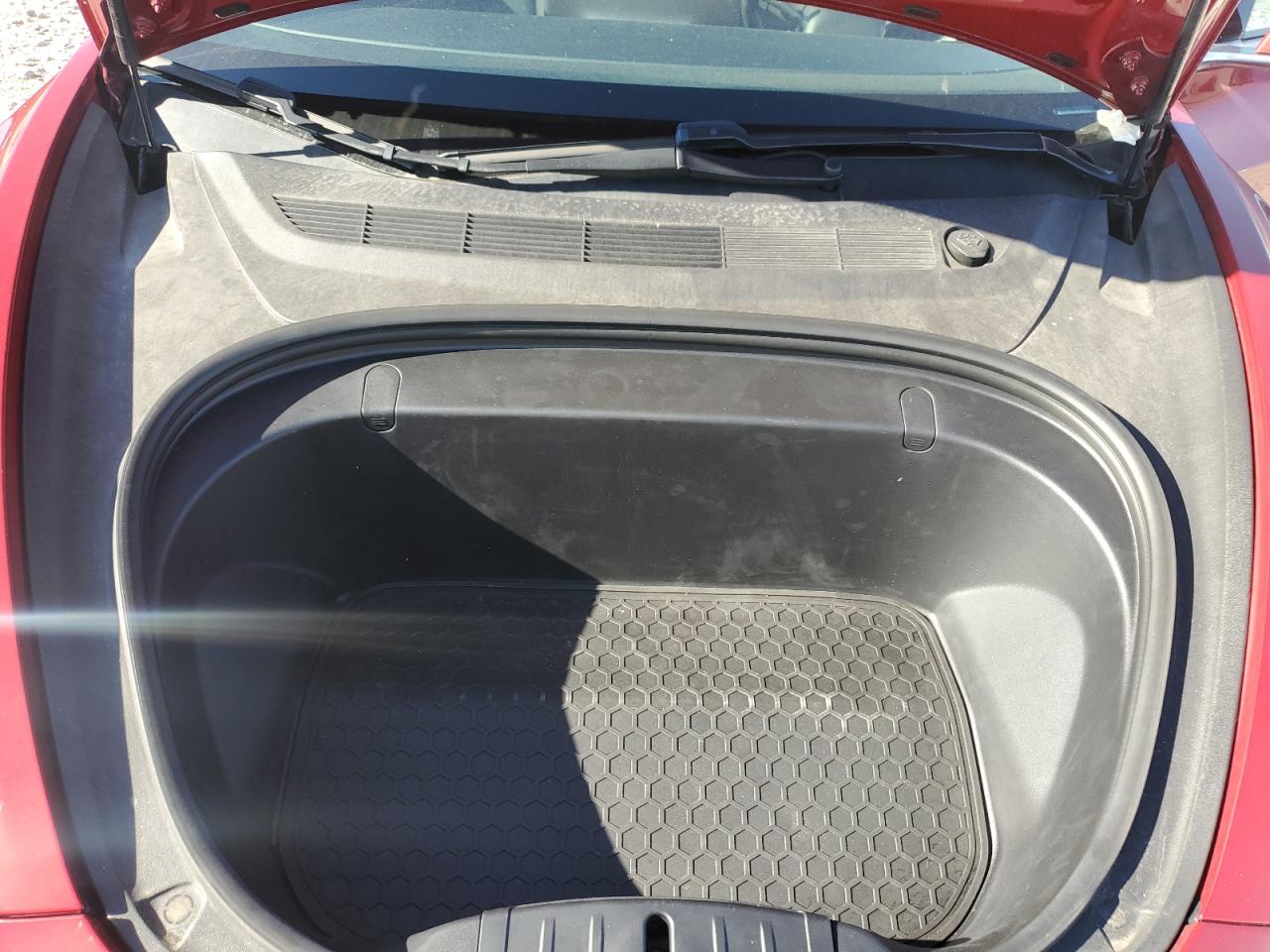 Tesla Model 3 Image 11