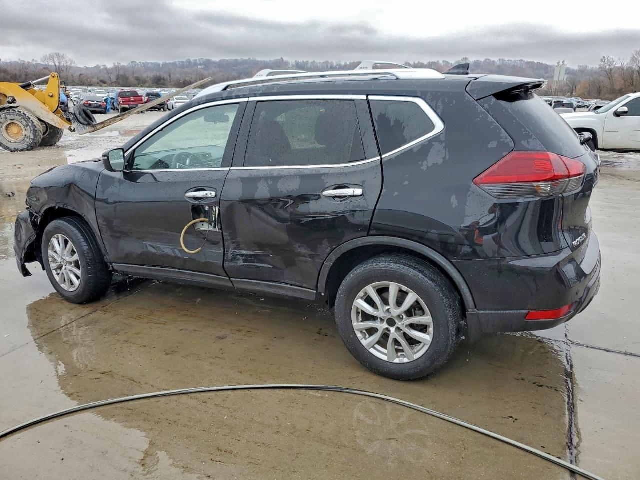Nissan Rogue S Image 3
