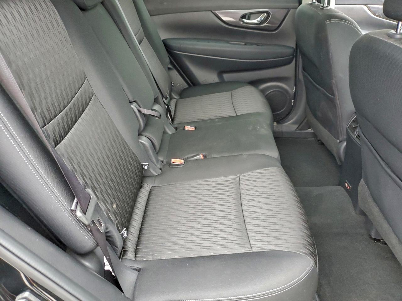 Nissan Rogue S Image 12