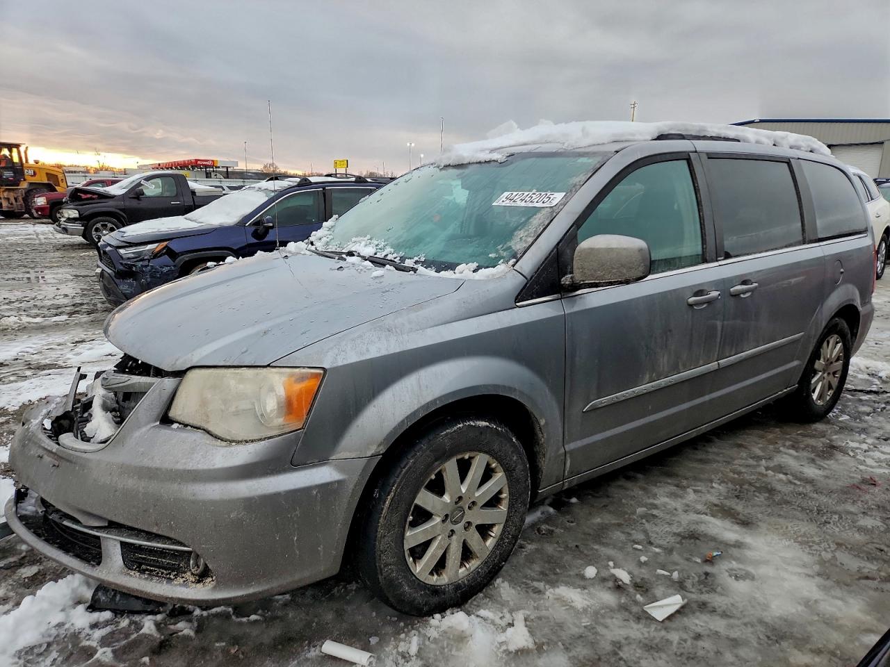 Chrysler Minivan Touring Image 1