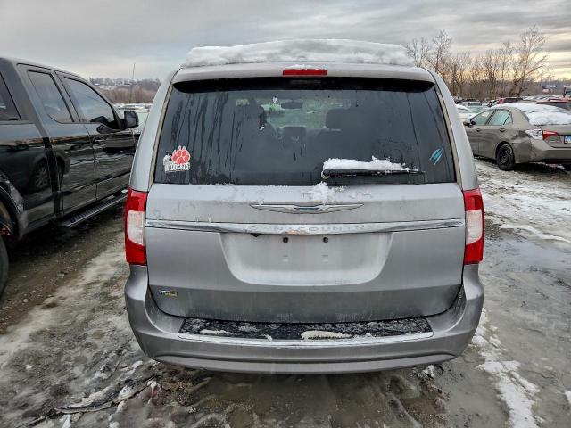 Chrysler Minivan Touring Image 8