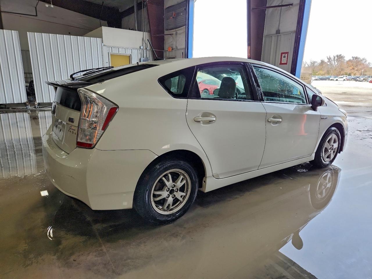 Toyota Prius Image 8