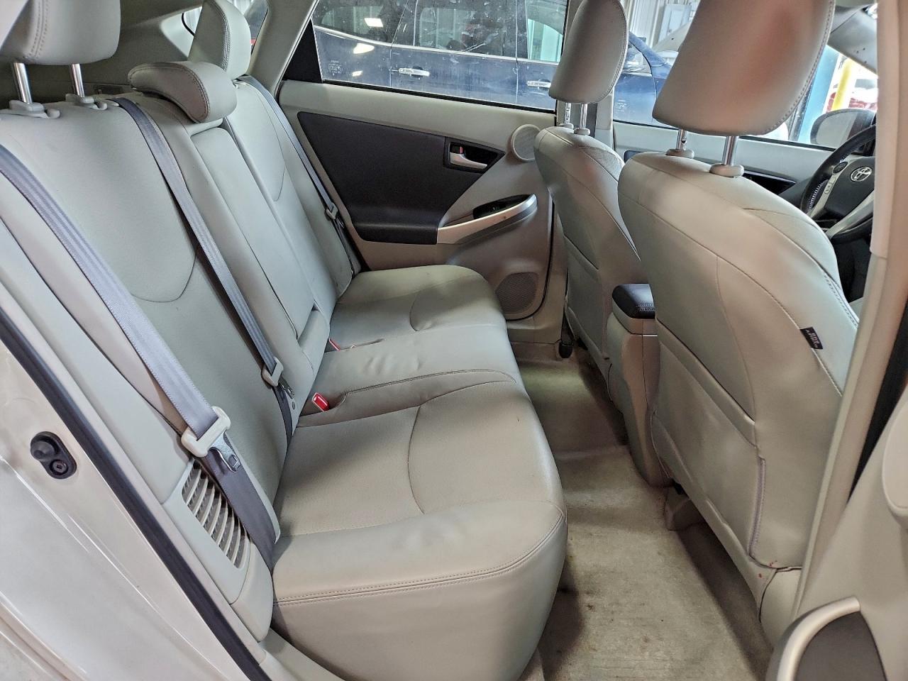 Toyota Prius Image 10