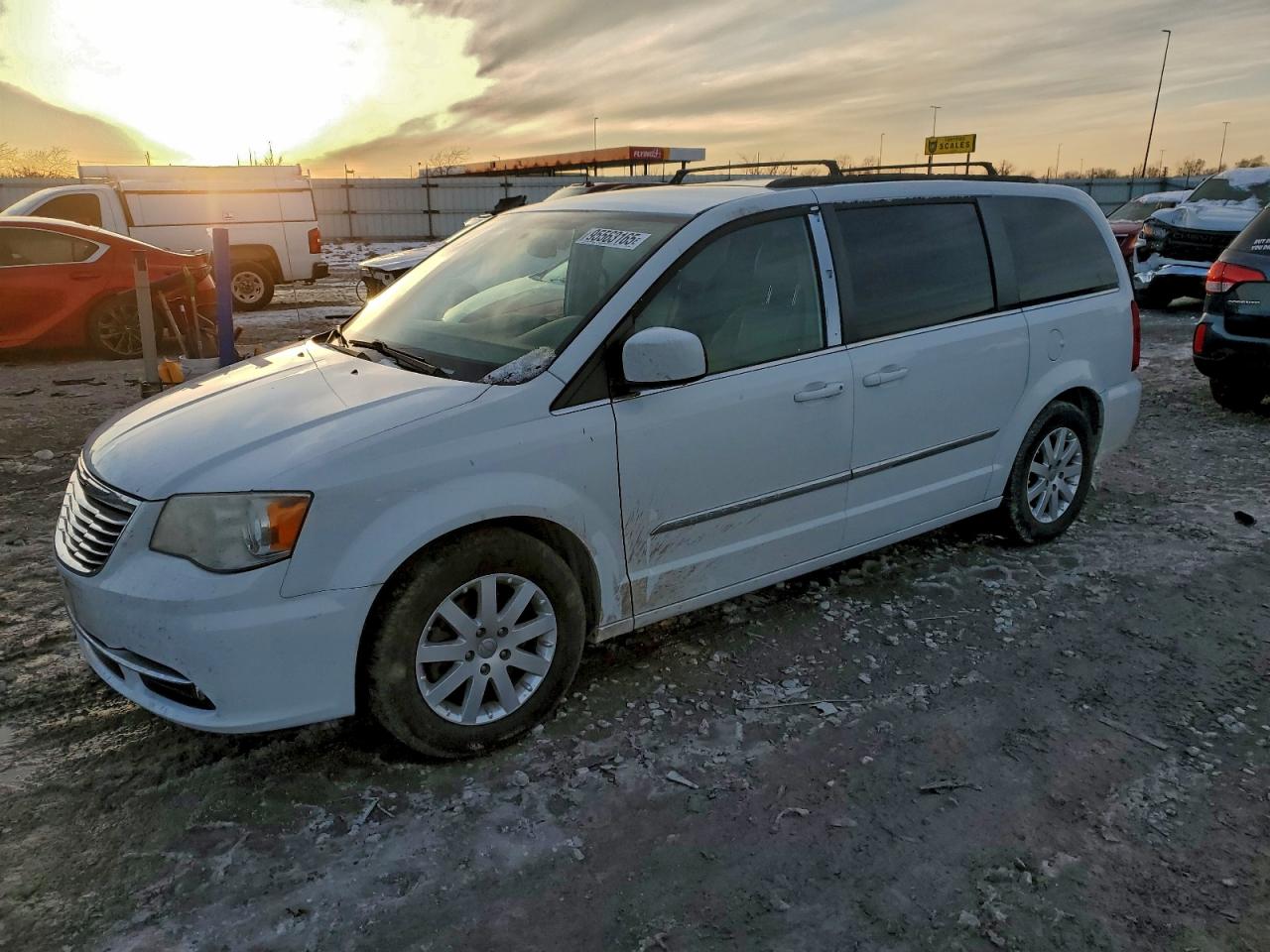 Chrysler Minivan Touring Image 1