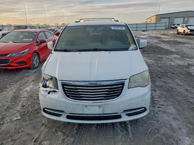 Chrysler Minivan Touring Image 4