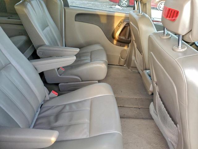 Chrysler Minivan Touring Image 13