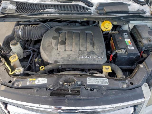 Chrysler Minivan Touring Image 9